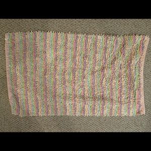 Pottery barn 2x4 rug